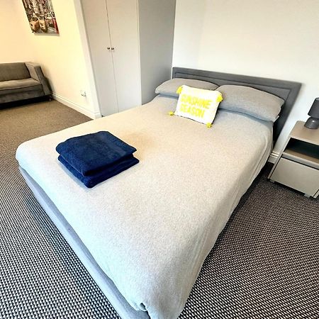 Stylish Modern, Private Apartment,15 Mins To Central London Hendon Exteriör bild