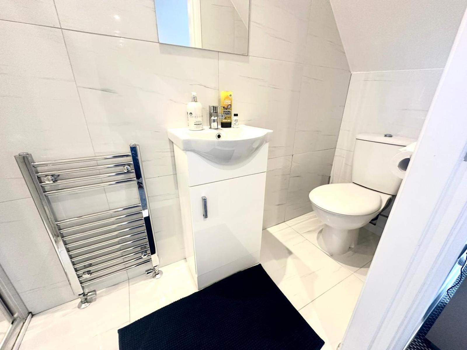 Stylish Modern, Private Apartment,15 Mins To Central London Hendon Exteriör bild
