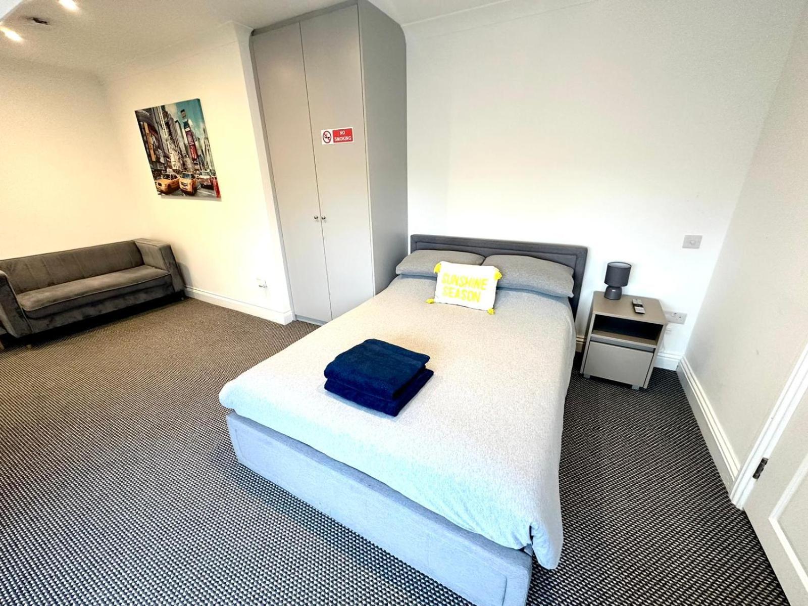 Stylish Modern, Private Apartment,15 Mins To Central London Hendon Exteriör bild