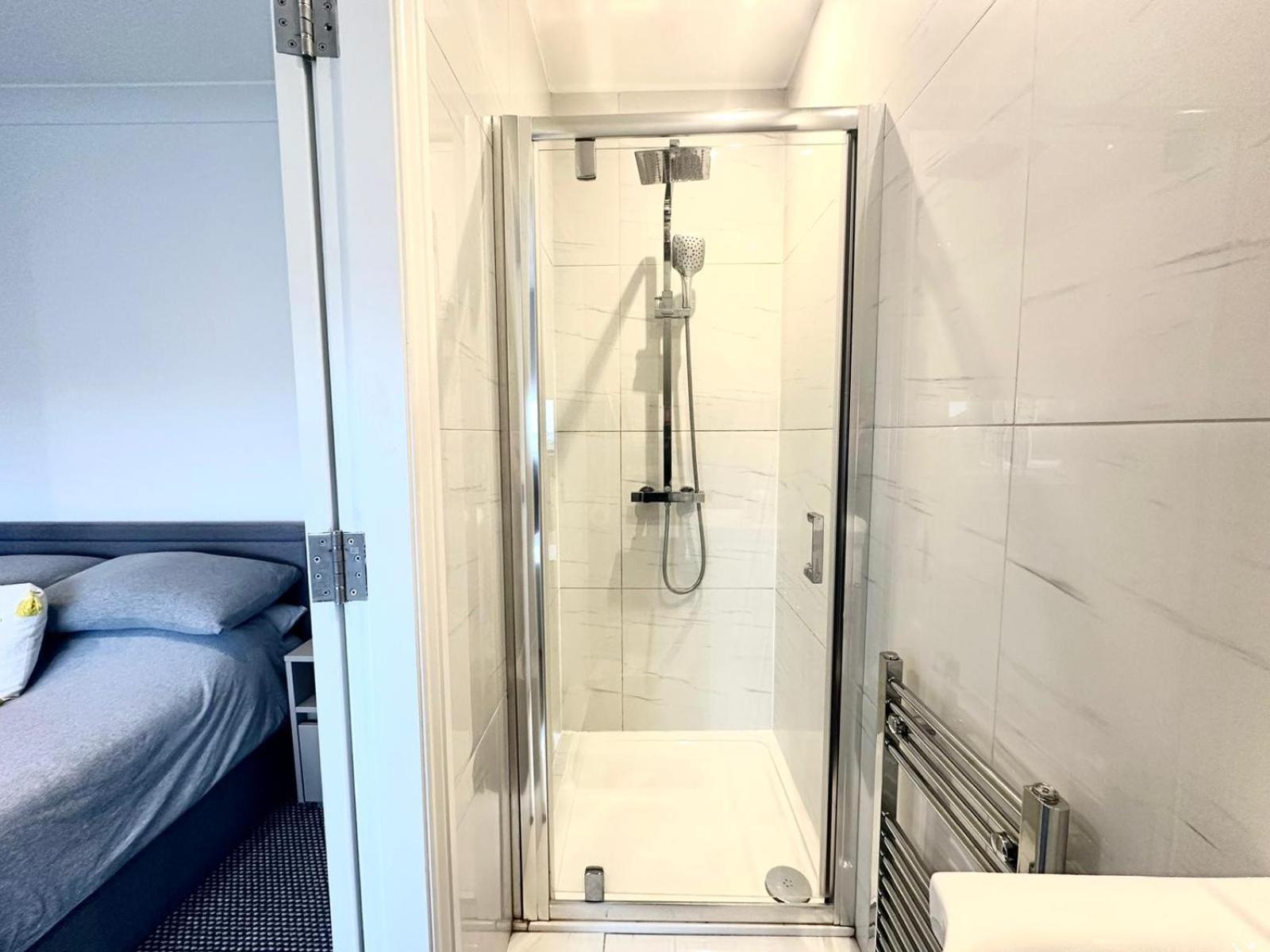 Stylish Modern, Private Apartment,15 Mins To Central London Hendon Exteriör bild